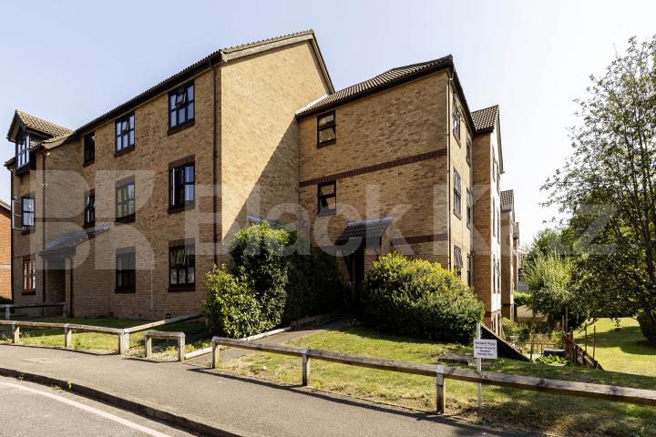 3 bedroom 1 bath close to Seven Sisters Road station with a garden Portland Road,  Seven Sisters